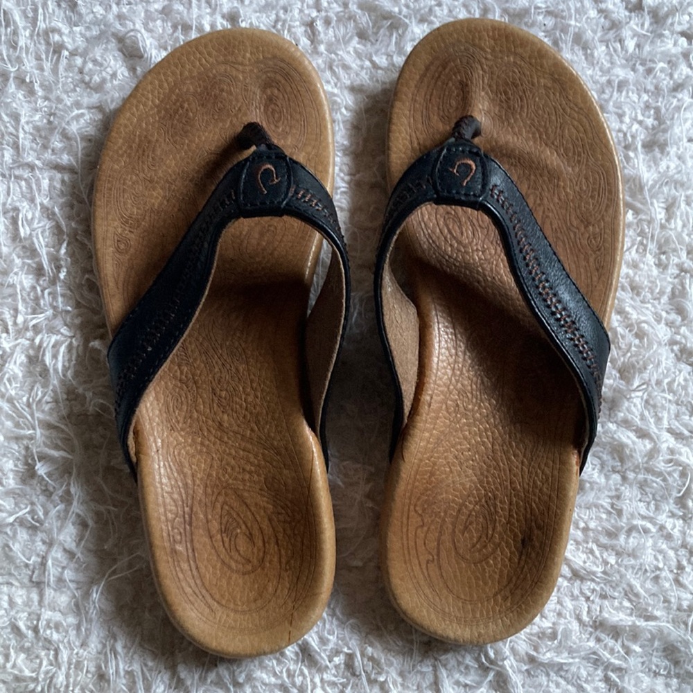OluKai Haiku sz 6 sandals